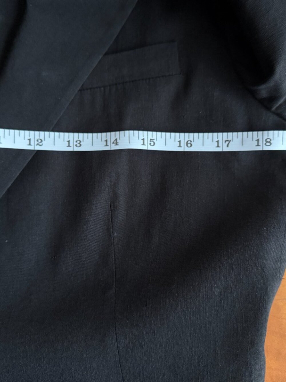 Theory unlined shrunken black linen blend blazer. Size 10. - Picture 11 of 11